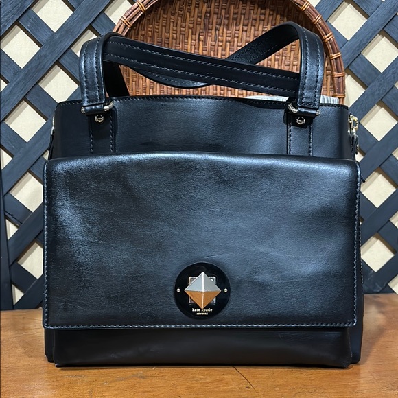 kate spade Handbags - Large Kate Spade New York Black Varick Street Abbie Shoulder Bag Expandable Side